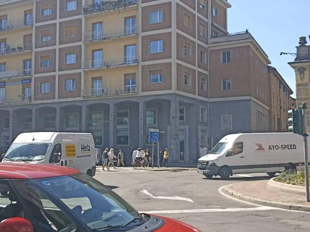 Locale Commerciale in vendita a Piemonte, Alessandria