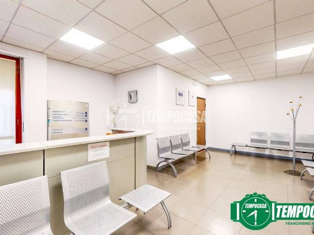 Locale Commerciale in vendita a Piemonte, Alessandria