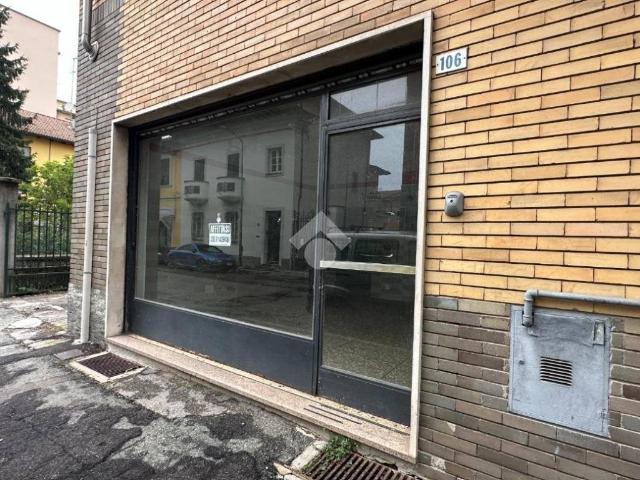 Locale Commerciale in vendita a Piemonte, Alessandria