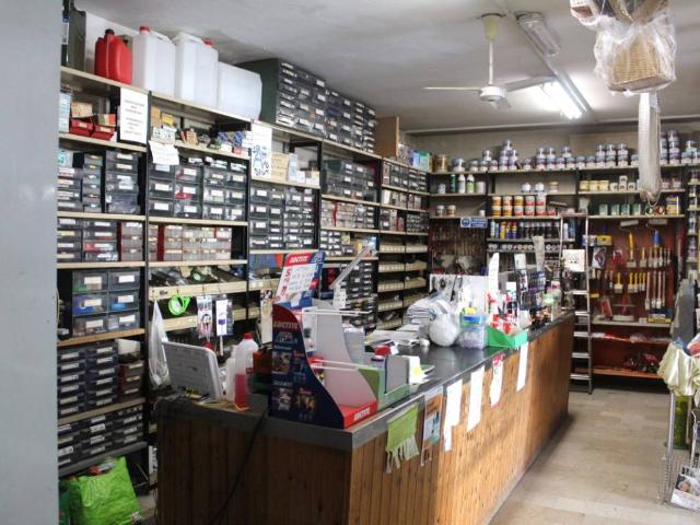 Locale Commerciale in vendita a Santa Maria Maddalena, Occhiobello