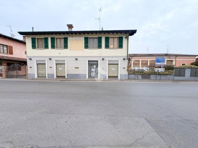 Locale Commerciale in vendita a Offlaga, Lombardia