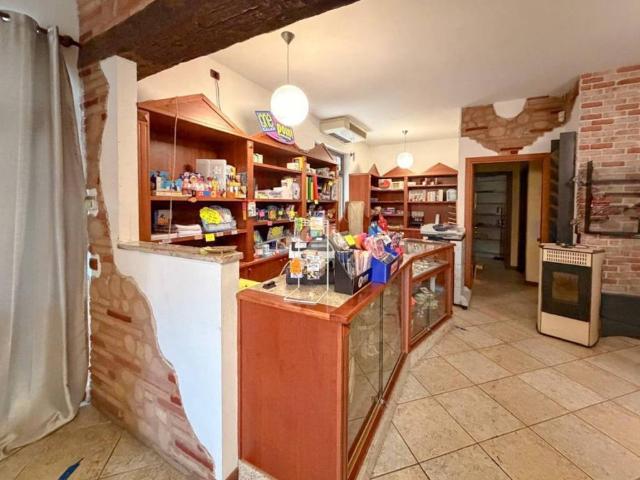 Locale Commerciale in vendita a Offlaga, Lombardia