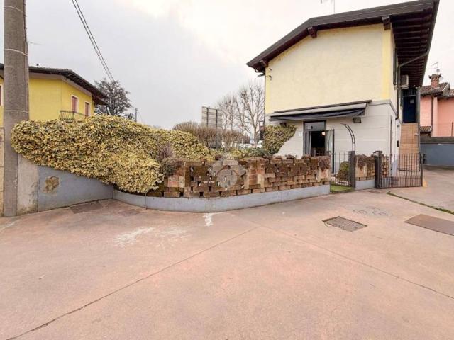 Locale Commerciale in vendita a Offlaga, Lombardia