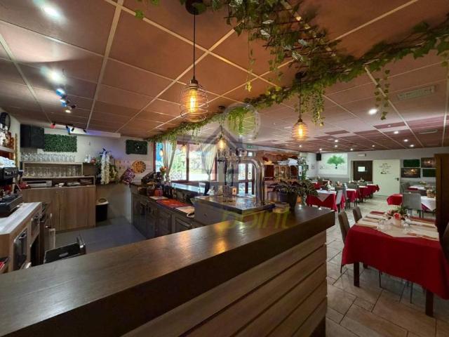 Locale Commerciale in vendita a Offlaga, Lombardia