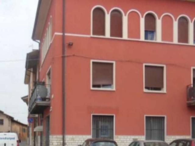 Locale Commerciale in vendita a Offlaga, Lombardia