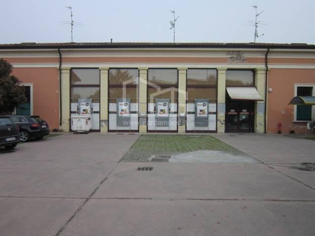Locale Commerciale in vendita a Offlaga, Lombardia