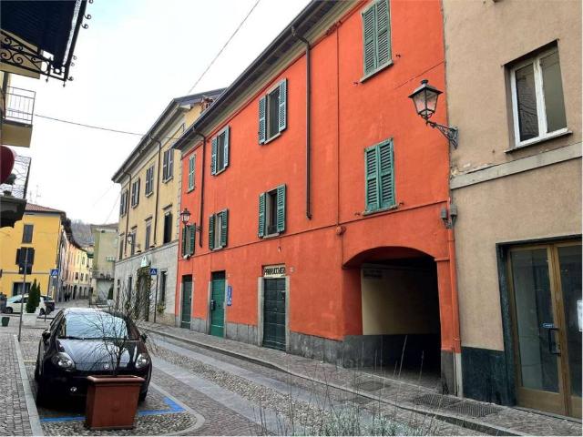Locale Commerciale in vendita a Molera, Oggiono