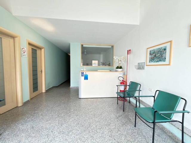 Locale Commerciale in vendita a San Pantaleo, Sardigna/Sardegna