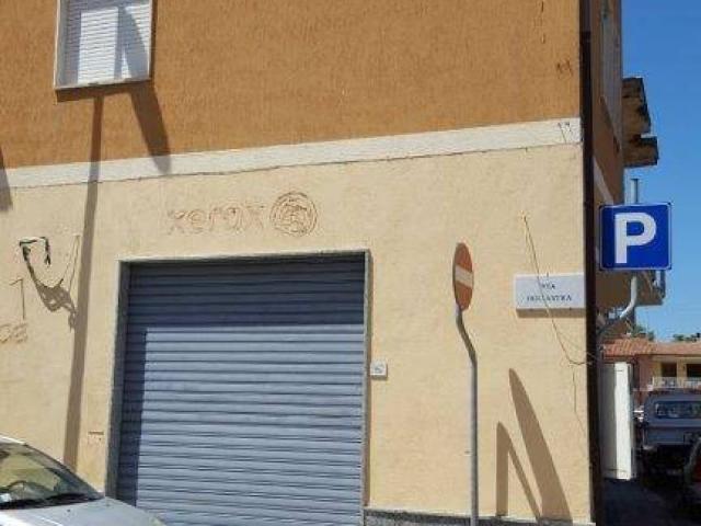 Locale Commerciale in vendita a San Pantaleo, Sardigna/Sardegna