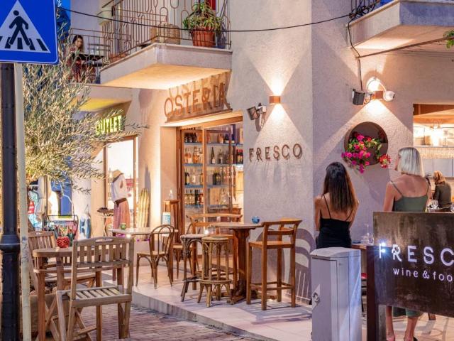 Locale Commerciale in vendita a San Pantaleo
