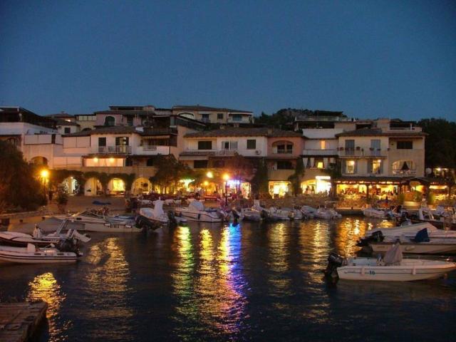 Locale Commerciale in vendita a San Pantaleo, Sardigna/Sardegna