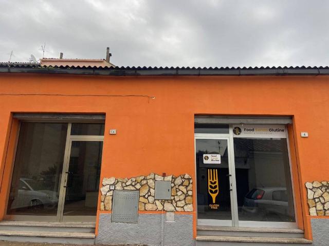 Locale Commerciale in vendita a San Pantaleo, Sardigna/Sardegna