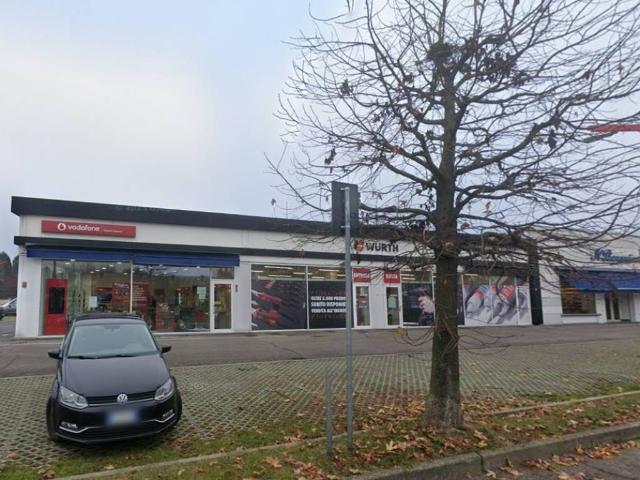 Locale Commerciale in vendita a Somaino, Faloppio