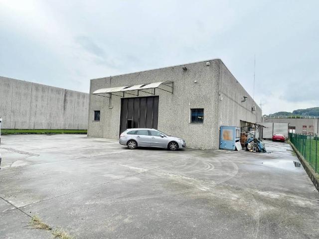 Locale Commerciale in vendita a Olgiate Molgora, Lombardia