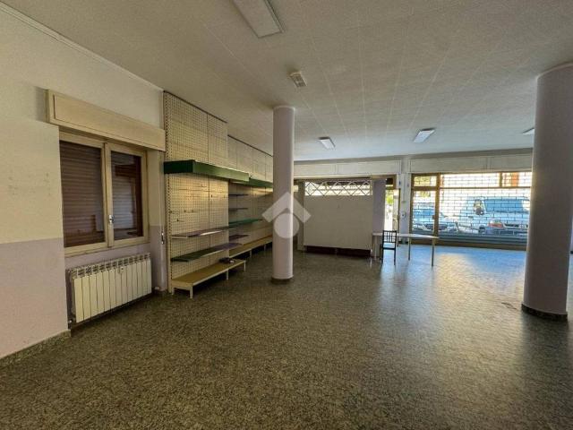 Locale Commerciale in vendita a Olgiate Molgora, Lombardia