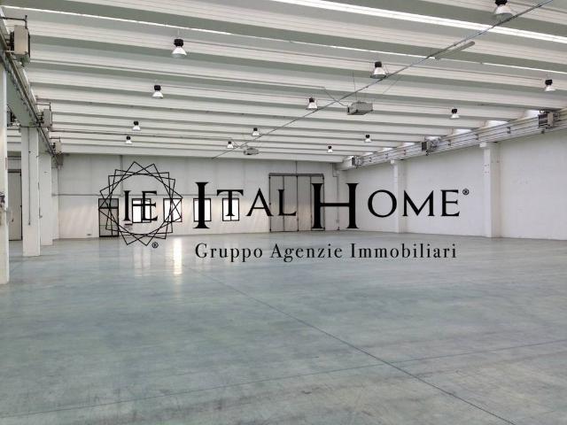 Locale Commerciale in vendita a Olginate, Lombardia
