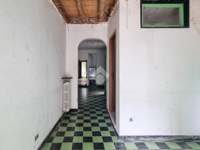 Locale Commerciale in vendita a Olginate, Lombardia