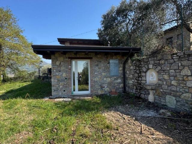 Locale Commerciale in vendita a Comunità montana del Sebino bresciano, Ome
