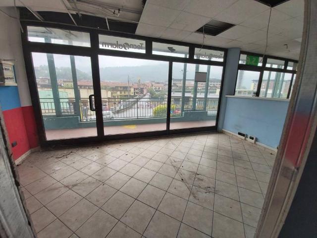 Locale Commerciale in vendita a Bagnella, Omegna