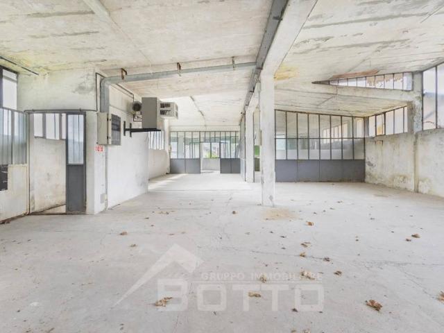 Locale Commerciale in vendita a Piemonte, Verbano-cusio-ossola