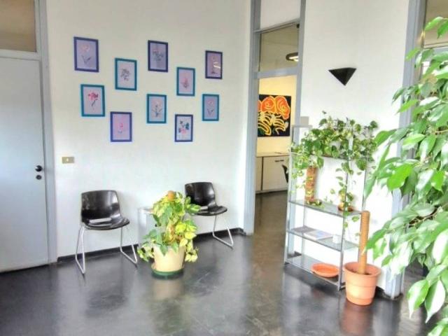 Locale Commerciale in vendita a Locate Triulzi, Lombardia