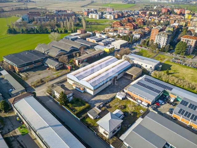 Locale Commerciale in vendita a Locate Triulzi, Lombardia