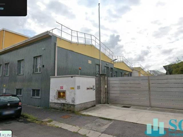Locale Commerciale in vendita a Locate Triulzi, Lombardia