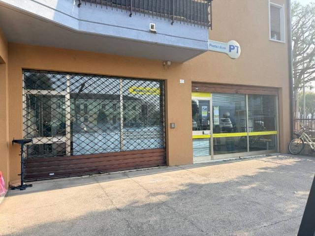 Locale Commerciale in vendita a Oppeano, Veneto