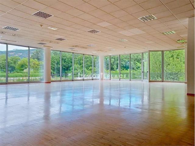 Locale Commerciale in vendita a Überetsch-Unterland - Oltradige-Bassa Atesina, Ora