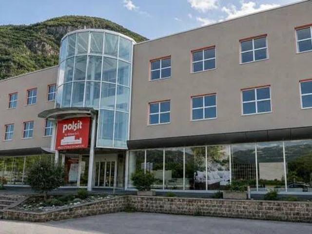 Locale Commerciale in vendita a Überetsch-Unterland - Oltradige-Bassa Atesina, Ora