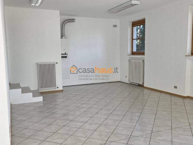 Locale Commerciale in vendita a Auer - Ora, Bolzano - Bozen