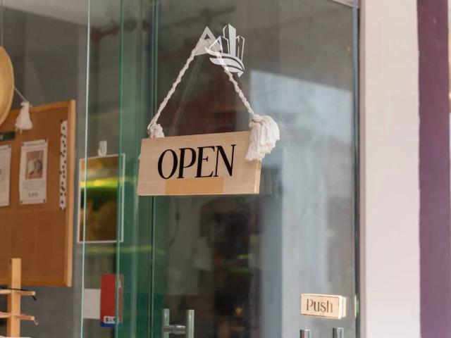 Locale Commerciale in vendita a Überetsch-Unterland - Oltradige-Bassa Atesina, Ora
