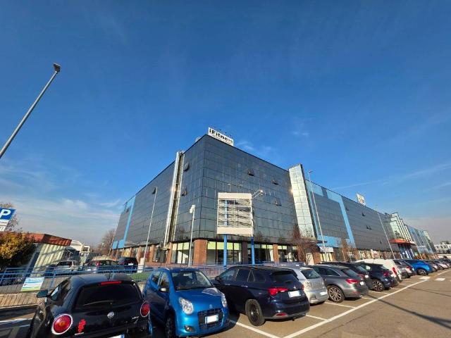 Locale Commerciale in vendita a Piemonte, Torino