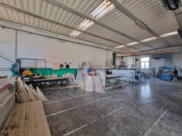 Locale Commerciale in vendita a Orbetello, Toscana