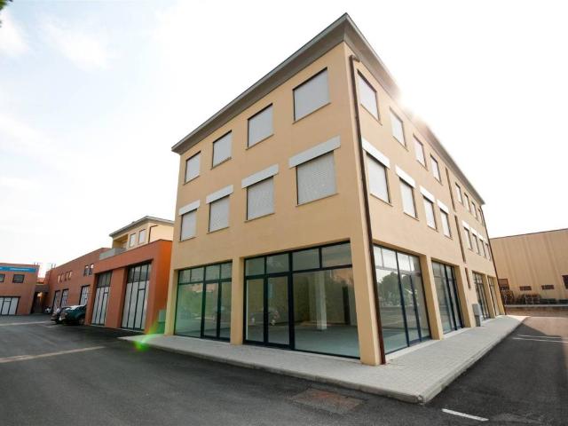 Locale Commerciale in vendita a Orbetello, Toscana