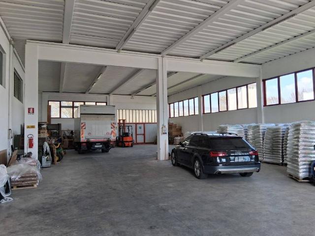Locale Commerciale in vendita a Orgiano, Veneto