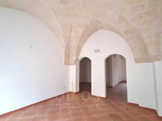 Locale Commerciale in vendita a Puglia, Brindisi
