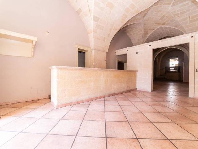 Locale Commerciale in vendita a Puglia, Brindisi