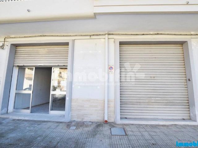 Locale Commerciale in vendita a Puglia, Brindisi