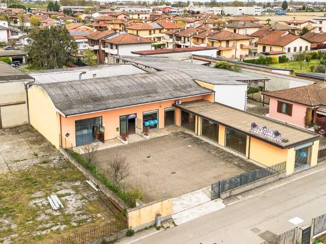Locale Commerciale in vendita a Orio Litta, Lombardia