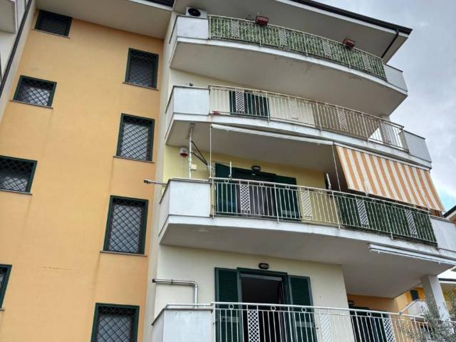 Locale Commerciale in vendita a Orta Di Atella, Campania