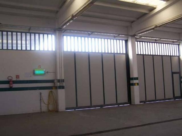 Locale Commerciale in vendita a Puglia, Foggia