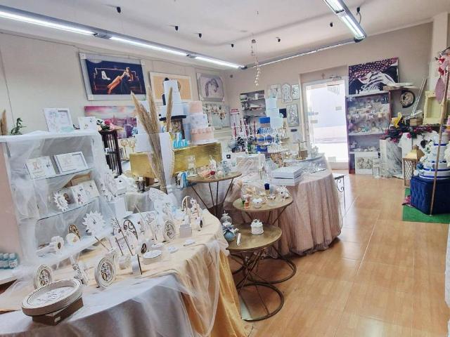 Locale Commerciale in vendita a Puglia, Foggia