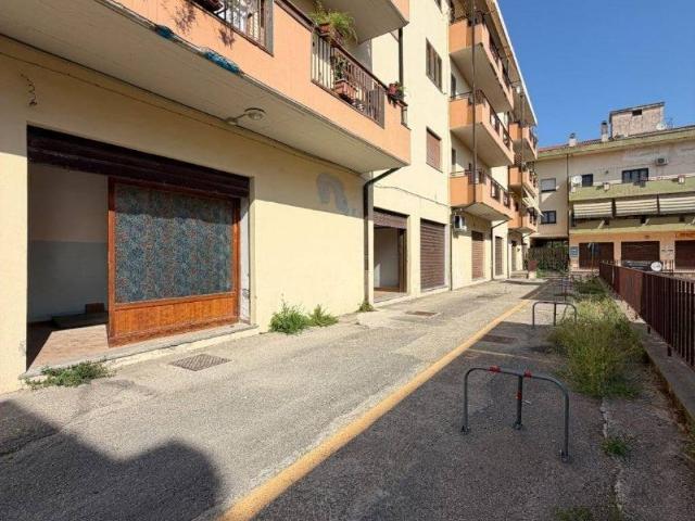 Locale Commerciale in vendita a Orte, Lazio