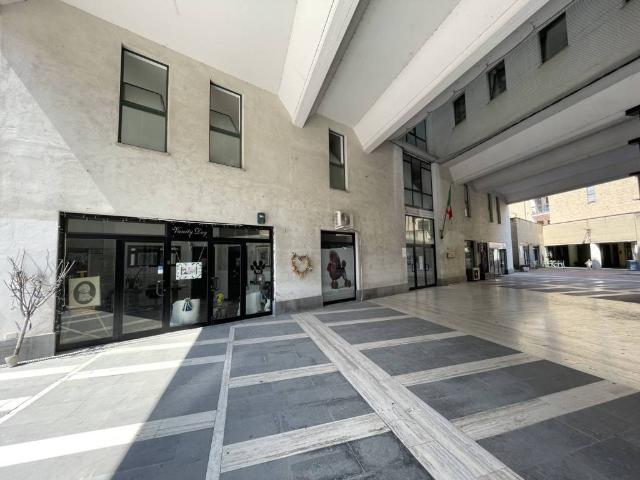 Locale Commerciale in vendita a Orvieto, Umbria