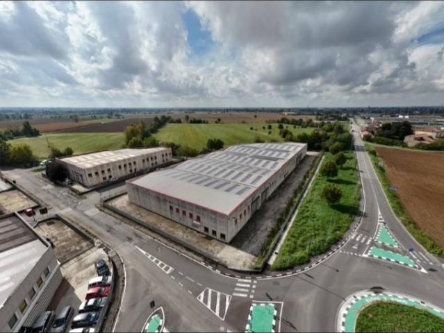 Locale Commerciale in vendita a Unione dei Comuni Bassa Bresciana Occidentale, Orzinuovi