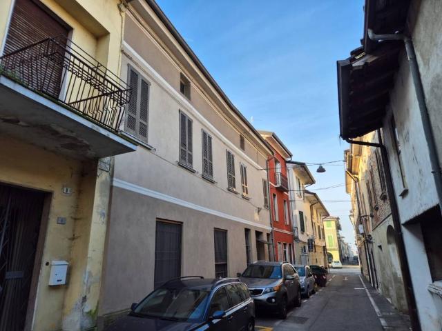 Locale Commerciale in vendita a Unione dei Comuni Bassa Bresciana Occidentale, Orzinuovi