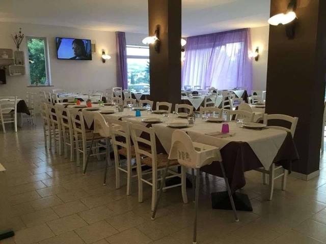 Locale Commerciale in vendita a San Biagio, Marche