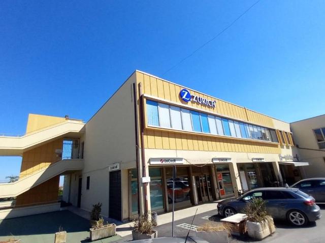 Locale Commerciale in vendita a Marche, Ancona