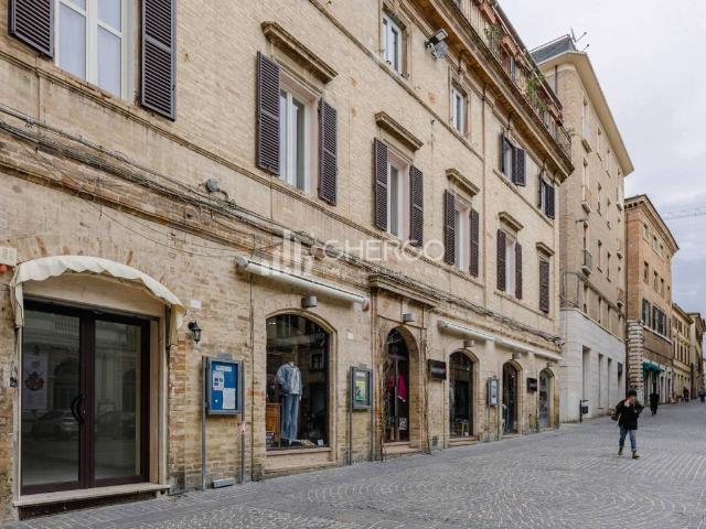 Locale Commerciale in vendita a Borgo San Giacomo, Marche
